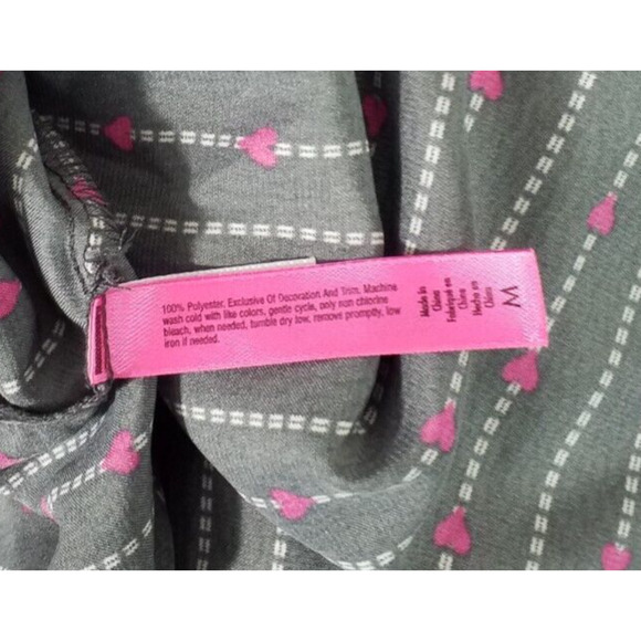 Betsey Johnson Pink Bow Print Blouse | Size Medium | Button Front - Picture 8 of 8